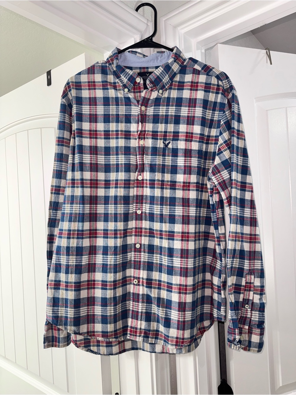 American Eagle Outfitters Plaid Button Down Shirt in Blue & Red